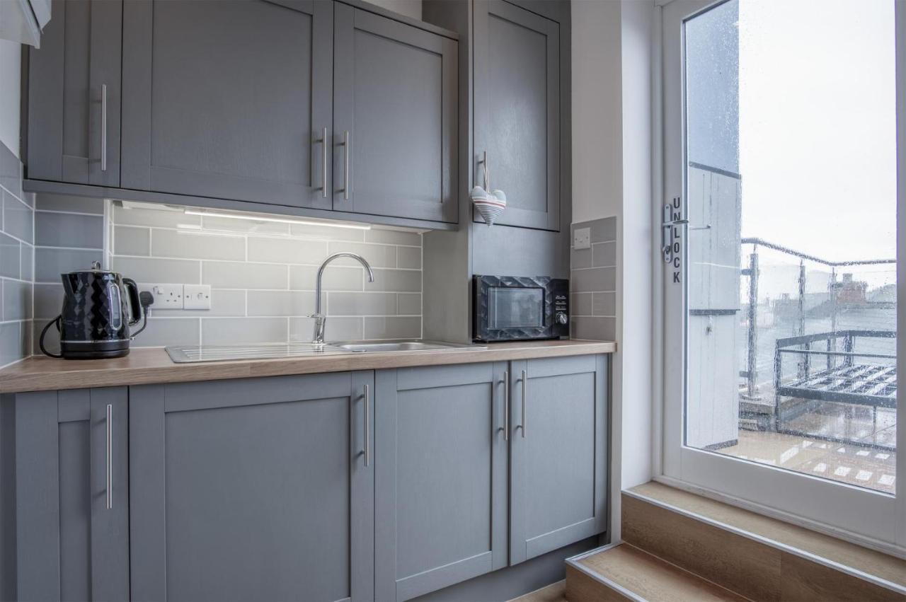 Ramsey Apartment - 2 Bedroom Apartment - Tenby Exterior foto